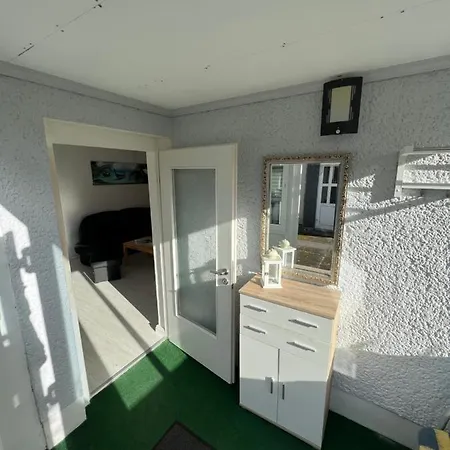 Banana Jack Apartment