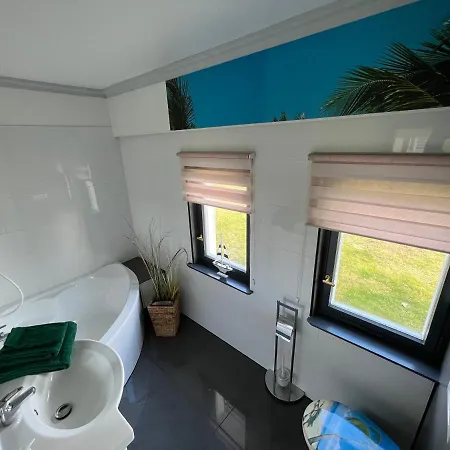 Banana Jack Apartment *